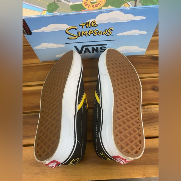 Vans - Off the Wall - Simpsons Slip-ons - M 4/W 5.5 - Picture 13 of 15
